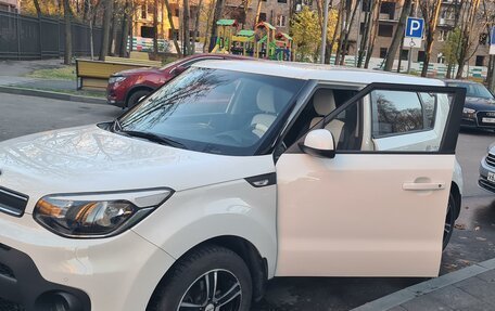 KIA Soul II рестайлинг, 2018 год, 2 000 000 рублей, 4 фотография