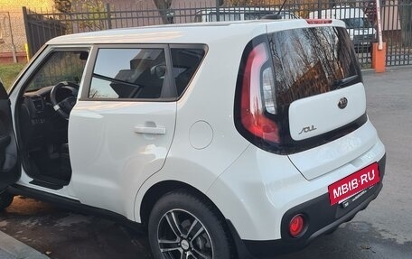 KIA Soul II рестайлинг, 2018 год, 2 000 000 рублей, 3 фотография