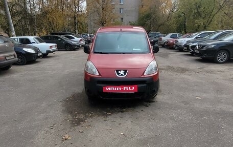 Peugeot Partner II рестайлинг 2, 2011 год, 630 000 рублей, 2 фотография