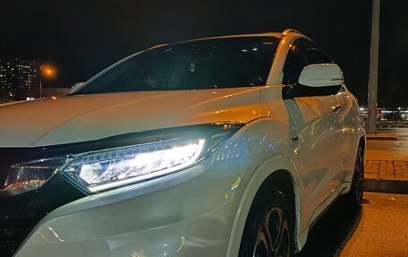 Honda Vezel, 2018 год, 2 250 000 рублей, 4 фотография