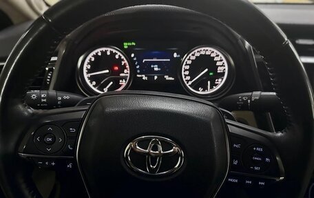 Toyota Camry, 2019 год, 3 350 000 рублей, 10 фотография