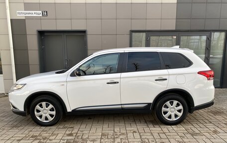 Mitsubishi Outlander III рестайлинг 3, 2018 год, 2 185 000 рублей, 4 фотография