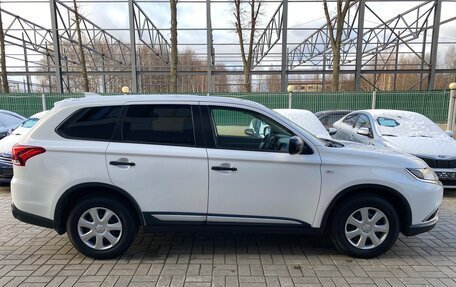 Mitsubishi Outlander III рестайлинг 3, 2018 год, 2 185 000 рублей, 8 фотография