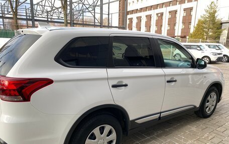 Mitsubishi Outlander III рестайлинг 3, 2018 год, 2 185 000 рублей, 31 фотография