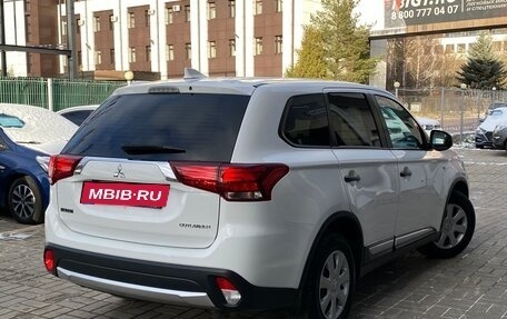 Mitsubishi Outlander III рестайлинг 3, 2018 год, 2 185 000 рублей, 30 фотография