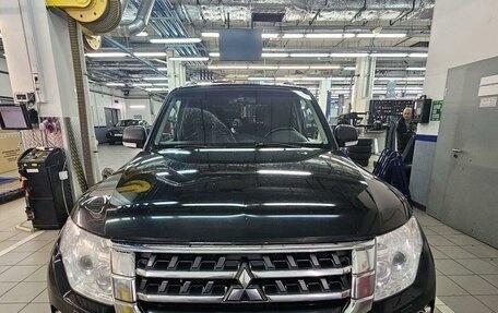 Mitsubishi Pajero IV, 2015 год, 2 597 000 рублей, 2 фотография