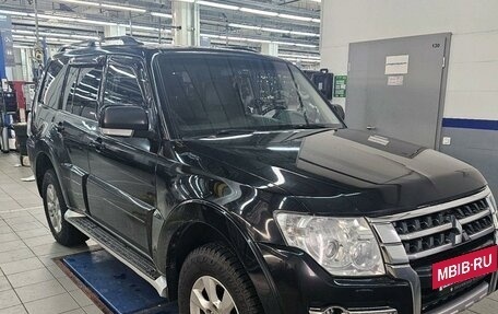 Mitsubishi Pajero IV, 2015 год, 2 597 000 рублей, 3 фотография