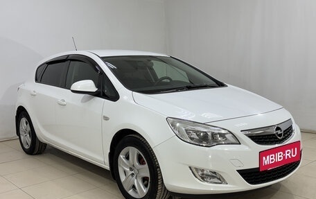 Opel Astra J, 2011 год, 770 000 рублей, 3 фотография