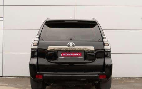 Toyota Land Cruiser Prado 150 рестайлинг 2, 2021 год, 6 499 000 рублей, 4 фотография