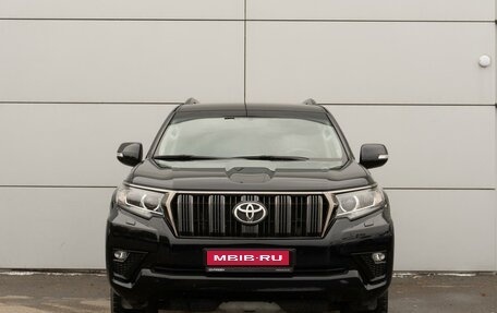 Toyota Land Cruiser Prado 150 рестайлинг 2, 2021 год, 6 499 000 рублей, 3 фотография