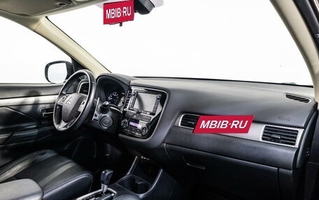 Mitsubishi Outlander III рестайлинг 3, 2014 год, 1 829 000 рублей, 9 фотография