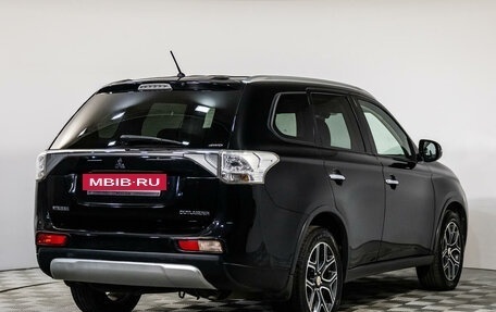 Mitsubishi Outlander III рестайлинг 3, 2014 год, 1 829 000 рублей, 5 фотография