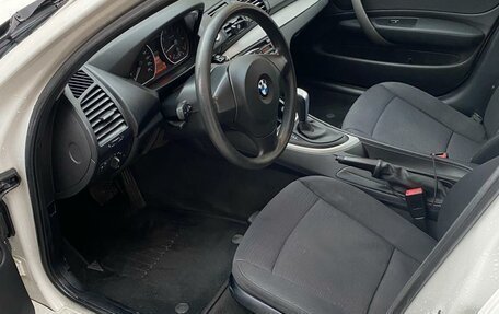 BMW 1 серия, 2009 год, 1 050 000 рублей, 5 фотография