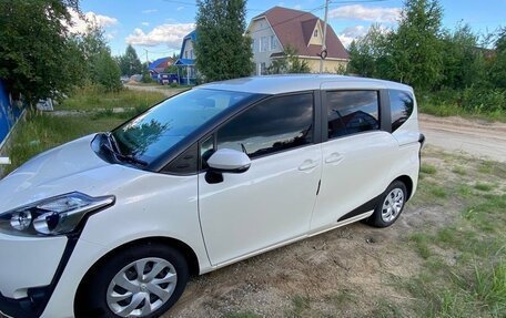 Toyota Sienta II, 2016 год, 1 420 000 рублей, 2 фотография