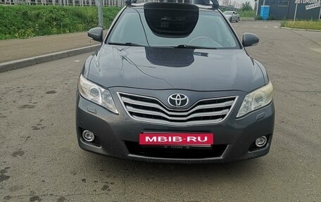 Toyota Camry, 2011 год, 1 000 000 рублей, 2 фотография