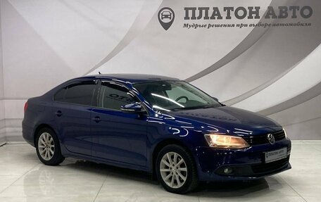 Volkswagen Jetta VI, 2011 год, 1 128 000 рублей, 3 фотография