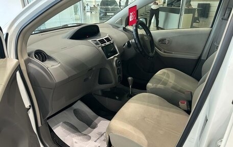 Toyota Vitz, 2010 год, 899 000 рублей, 16 фотография