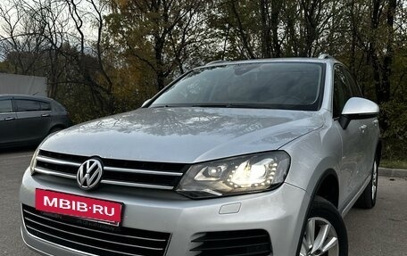 Volkswagen Touareg III, 2011 год, 1 950 000 рублей, 2 фотография