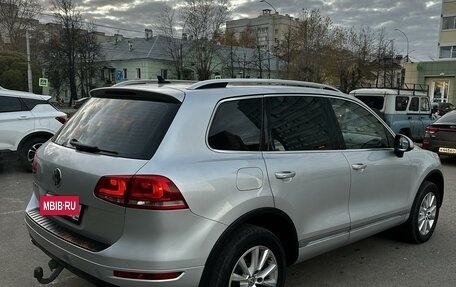 Volkswagen Touareg III, 2011 год, 1 950 000 рублей, 4 фотография