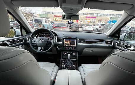 Volkswagen Touareg III, 2011 год, 1 950 000 рублей, 11 фотография