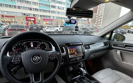 Volkswagen Touareg III, 2011 год, 1 950 000 рублей, 14 фотография