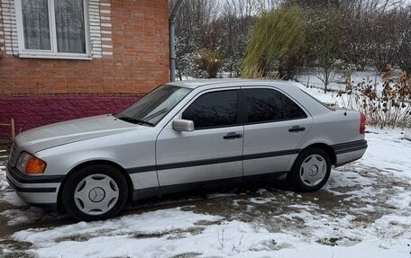 Mercedes-Benz C-Класс, 1994 год, 560 000 рублей, 4 фотография