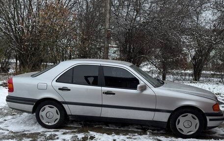 Mercedes-Benz C-Класс, 1994 год, 560 000 рублей, 2 фотография