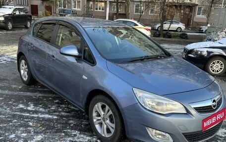 Opel Astra J, 2010 год, 650 000 рублей, 1 фотография