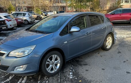 Opel Astra J, 2010 год, 650 000 рублей, 2 фотография