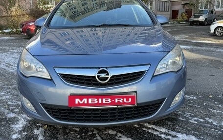 Opel Astra J, 2010 год, 650 000 рублей, 3 фотография