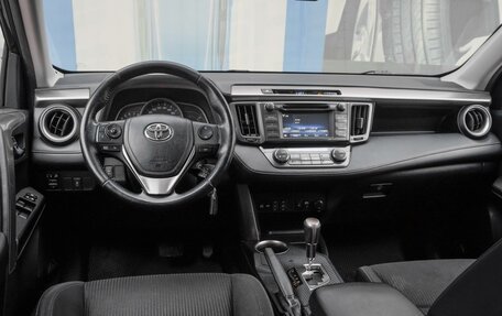 Toyota RAV4, 2015 год, 2 399 000 рублей, 6 фотография