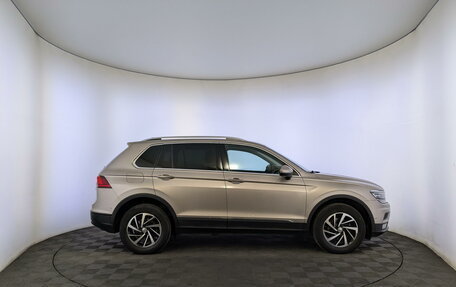 Volkswagen Tiguan II, 2018 год, 2 750 000 рублей, 4 фотография