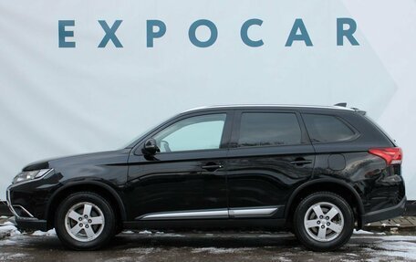 Mitsubishi Outlander III рестайлинг 3, 2017 год, 1 987 000 рублей, 8 фотография