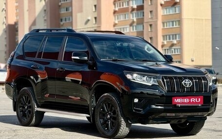 Toyota Land Cruiser Prado 150 рестайлинг 2, 2020 год, 7 350 000 рублей, 5 фотография