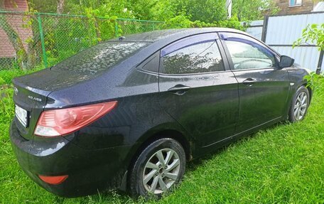 Hyundai Solaris II рестайлинг, 2011 год, 630 000 рублей, 2 фотография