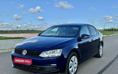 Volkswagen Jetta VI, 2011 год, 725 000 рублей, 2 фотография