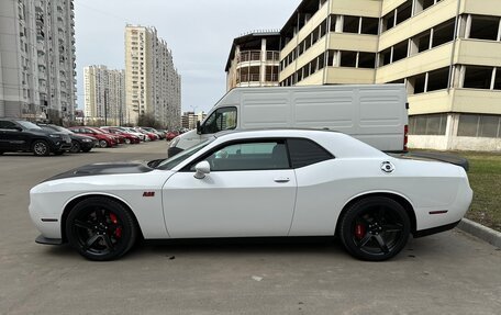 Dodge Challenger III рестайлинг 2, 2021 год, 5 500 000 рублей, 4 фотография