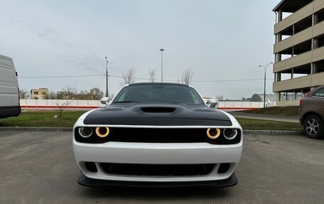 Dodge Challenger III рестайлинг 2, 2021 год, 5 500 000 рублей, 2 фотография