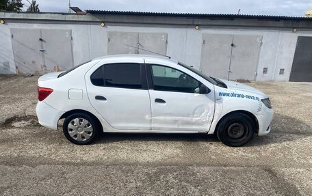 Renault Logan II, 2018 год, 450 000 рублей, 3 фотография