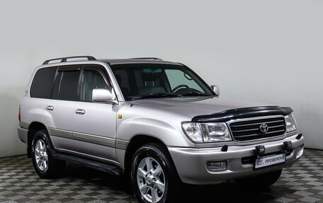 Toyota Land Cruiser 100 рестайлинг 2, 2001 год, 2 247 000 рублей, 4 фотография