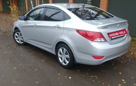 Hyundai Solaris II рестайлинг, 2011 год, 950 000 рублей, 4 фотография