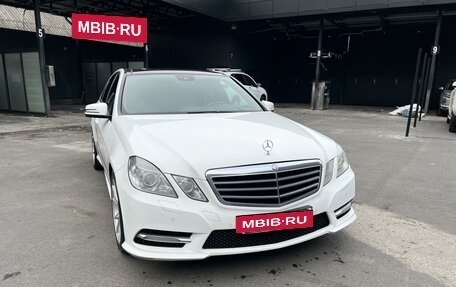 Mercedes-Benz E-Класс, 2013 год, 1 800 000 рублей, 2 фотография