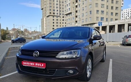 Volkswagen Jetta VI, 2014 год, 1 235 000 рублей, 2 фотография