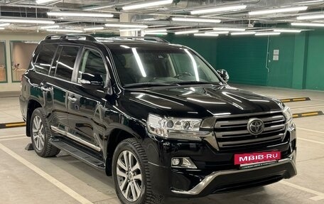 Toyota Land Cruiser 200, 2017 год, 6 599 000 рублей, 3 фотография