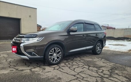 Mitsubishi Outlander III рестайлинг 3, 2018 год, 2 350 000 рублей, 1 фотография