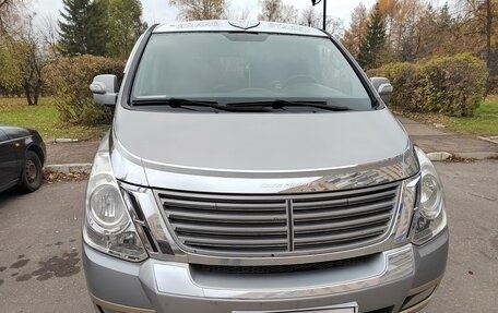 Hyundai Grand Starex Grand Starex I рестайлинг 2, 2015 год, 2 527 000 рублей, 2 фотография