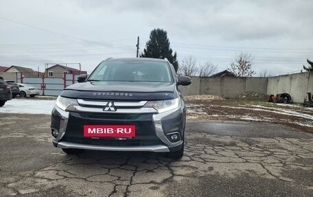 Mitsubishi Outlander III рестайлинг 3, 2018 год, 2 350 000 рублей, 6 фотография