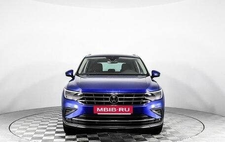 Volkswagen Tiguan II, 2022 год, 3 400 000 рублей, 2 фотография