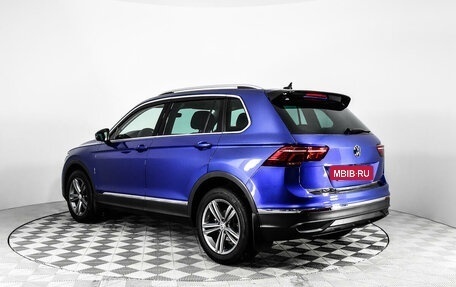 Volkswagen Tiguan II, 2022 год, 3 400 000 рублей, 6 фотография