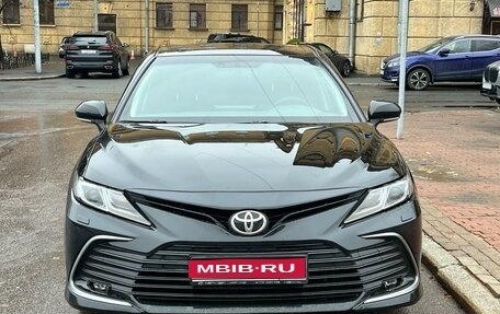 Toyota Camry, 2021 год, 2 990 000 рублей, 1 фотография